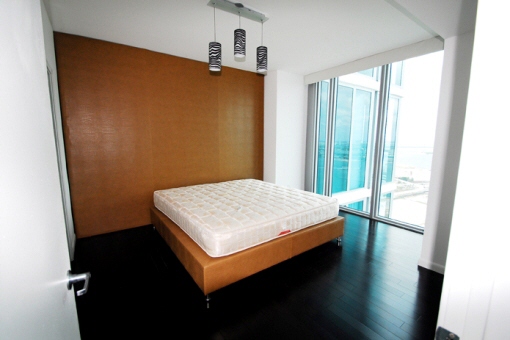 Bedroom with view to the bay
