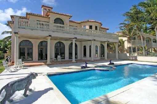 villa in Golden Beach