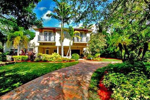 villa in Coconut Grove for sale