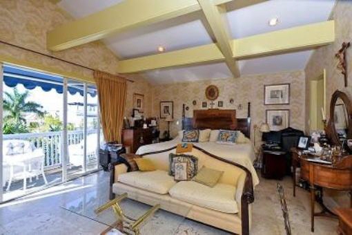 Extravagant sleeping room