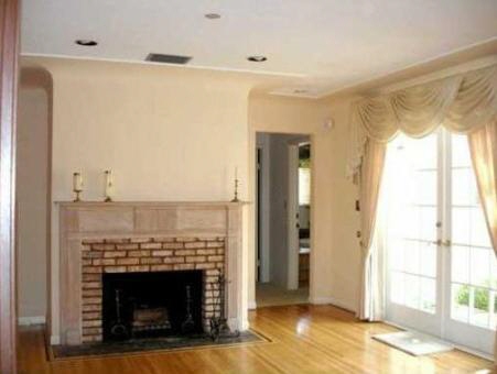 Big fireplace in the living room