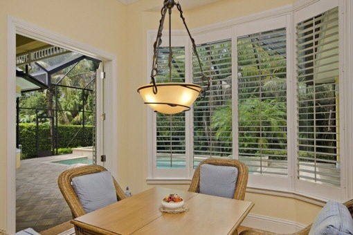 Dining room with view to the swimming pool