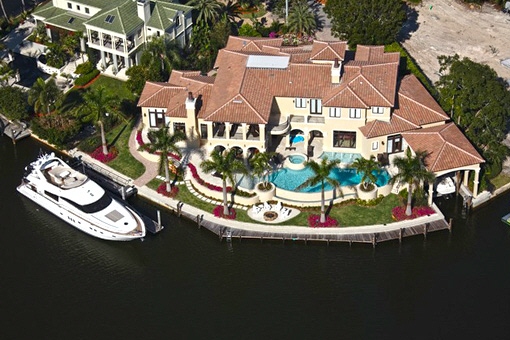 villa in Naples