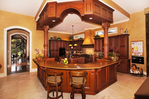 Comfortable kitchen area with bar