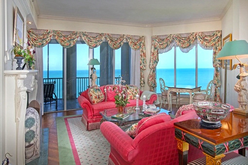Bright and huge living area