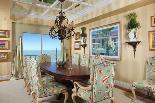Comfortable dining area