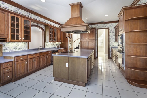 Spacious kitchen area