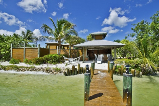 Waterfront tiki bar and rest area