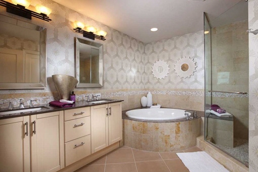 Large, impressive bathroom