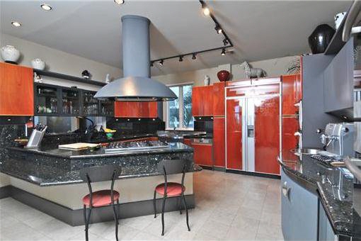 Modern kitchen