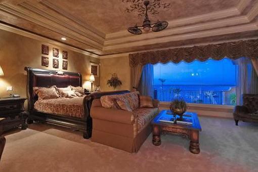 Bedroom overlooking the river