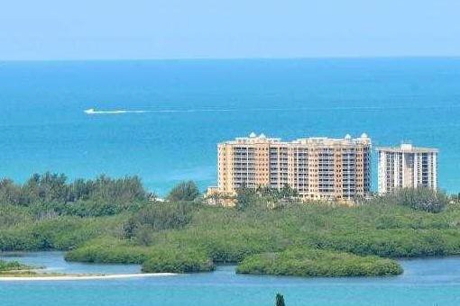 apartment in Sarasota for sale