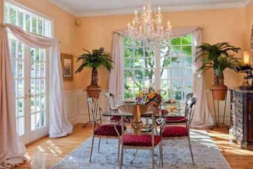 Light- flooded dining room