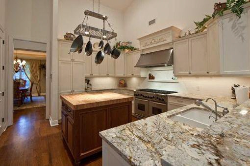 Modern built-in kitchen