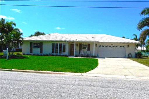 Beautiful house with the two master suites