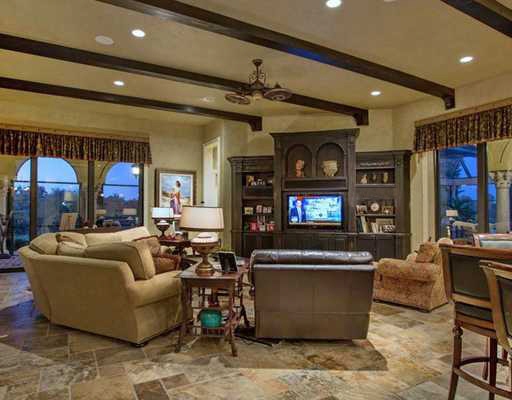 Bright and spacious salon with unique view