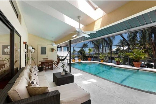 Spacious terrace with mosquito net and pool