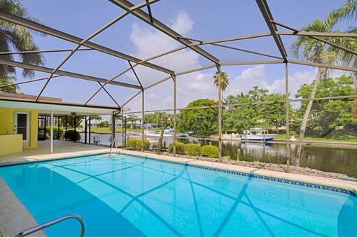 Huge terrace with pool in Fort Myers