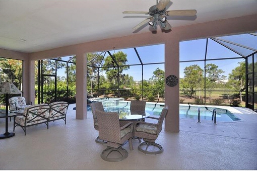 Spacious terrace with swimming pool in Fort Myers