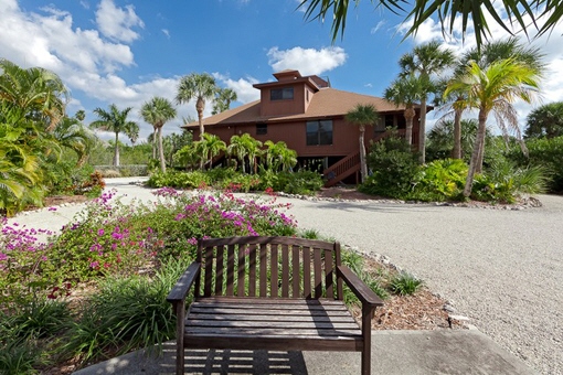 Terrace right on the beach