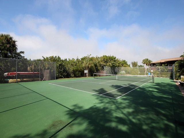 Adjoining tennis court
