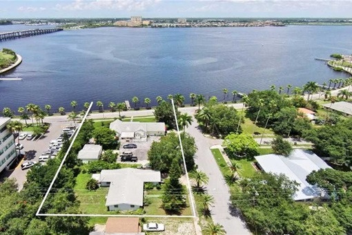 Beautiful plot along the Bradenton River Walk