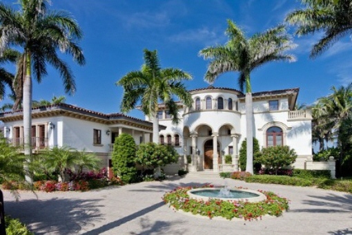 Lovely villa at the beach